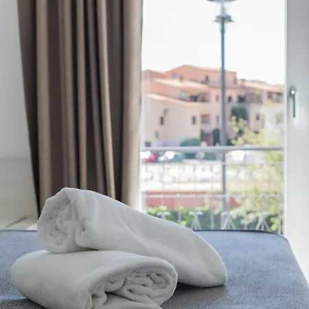Guest house J *